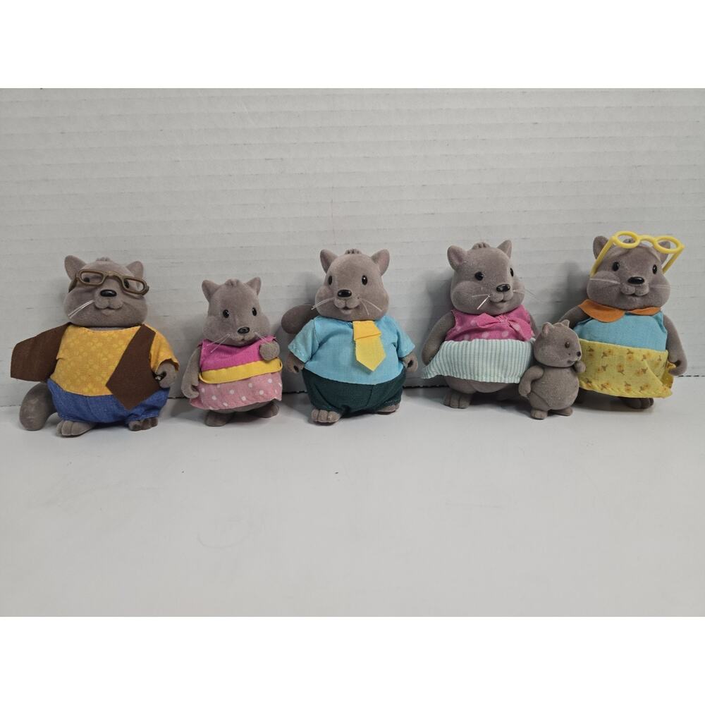 Li'l Woodzeez Calico Critters Sylvanian Families Squirrel Family of 6